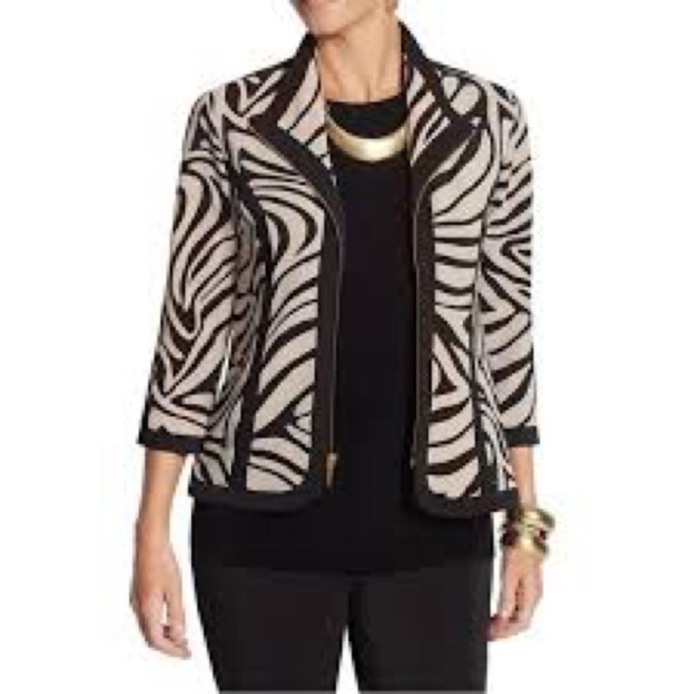 ⭐️ Chico’s Collection Black Tan Chelsea Zebra Swirl Zip Up Travel Jacket Size 1